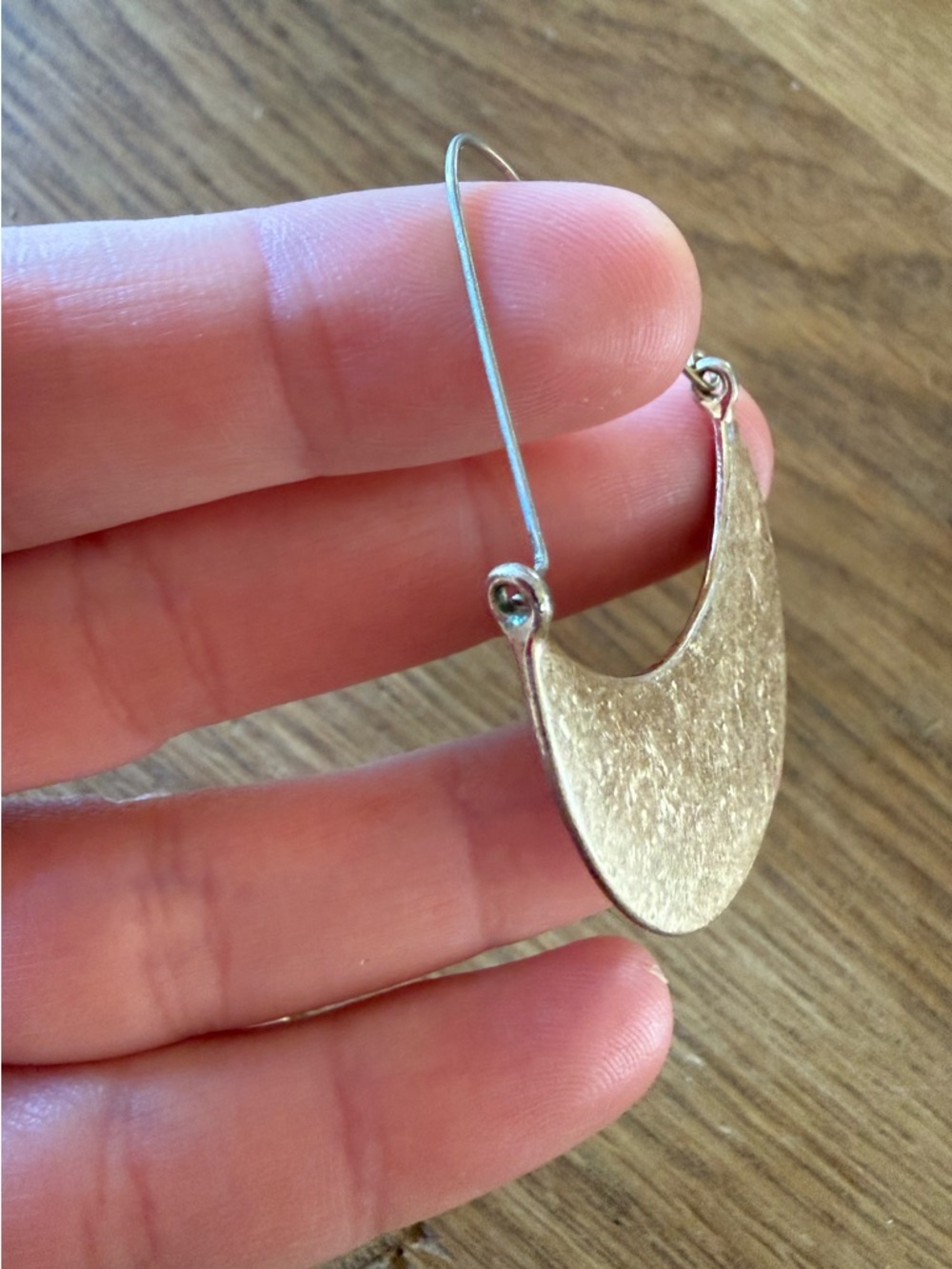 Vintage gold crescent earrings - Picture 3 of 6